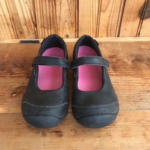 Keen Mary Janes size 6